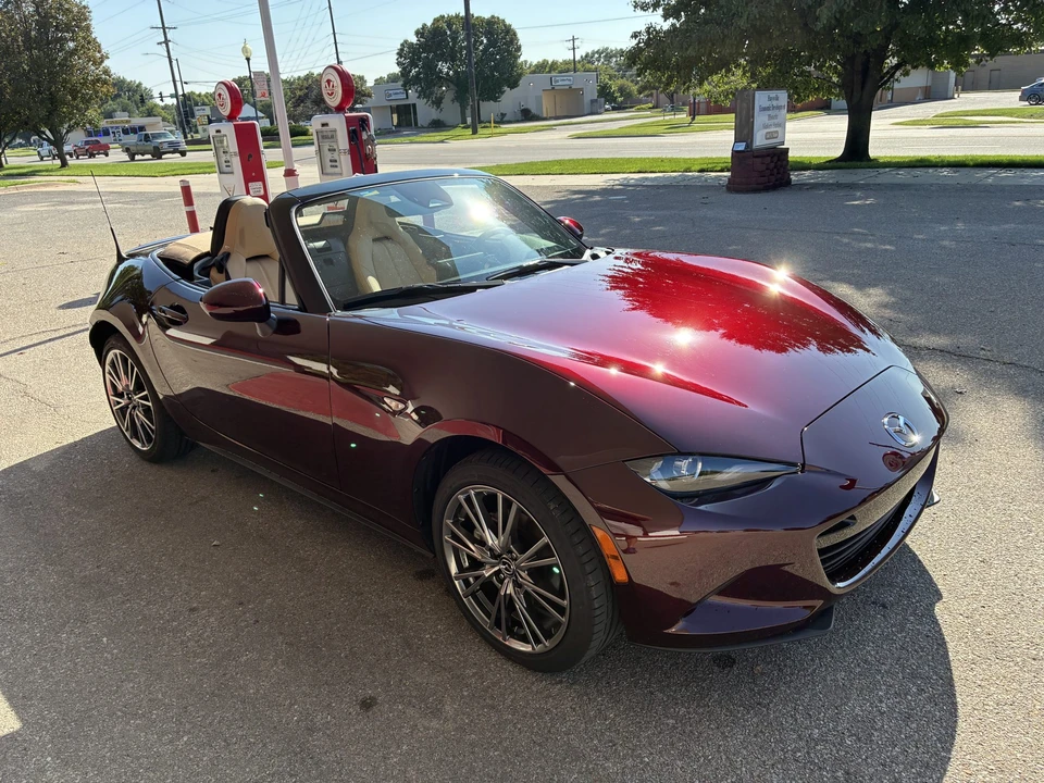2025 Mazda ND MX-5 Miata - Image 11 of 31