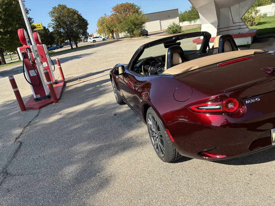 2025 Mazda ND MX-5 Miata - Image 19 of 31