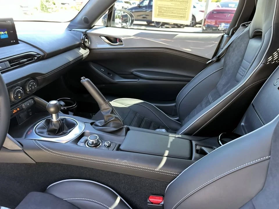 2025 Mazda ND MX-5 Miata - Image 5 of 9