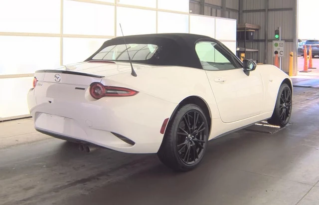 2025 Mazda MX-5 - Image 3 of 5