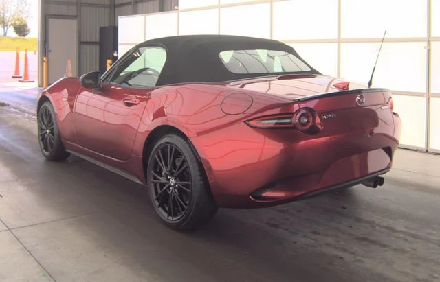 2025 Mazda MX-5 - Image 2 of 5