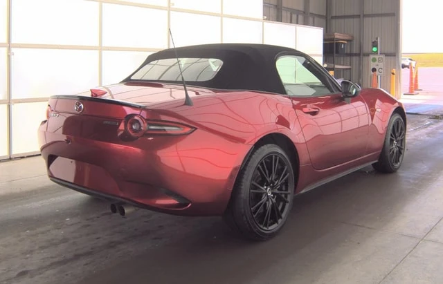 2025 Mazda MX-5 - Image 3 of 5