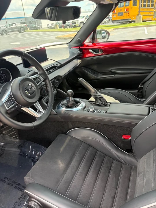 2025 Mazda ND MX-5 Miata - Image 7 of 12