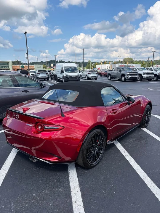2025 Mazda ND MX-5 Miata - Image 6 of 12