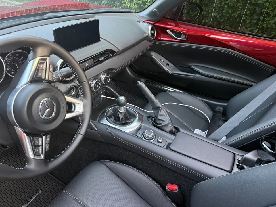 2025 Mazda ND MX-5 Miata - Image 22 of 31