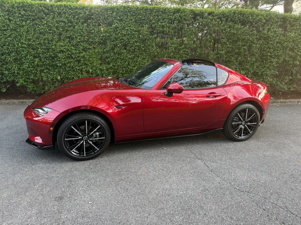 2025 Mazda ND MX-5 Miata - Image 18 of 31