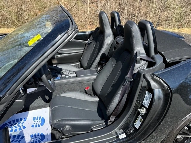 2025 Mazda ND MX-5 Miata - Image 10 of 12