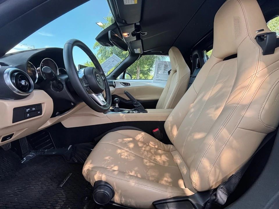 2025 Mazda ND MX-5 Miata - Image 23 of 31