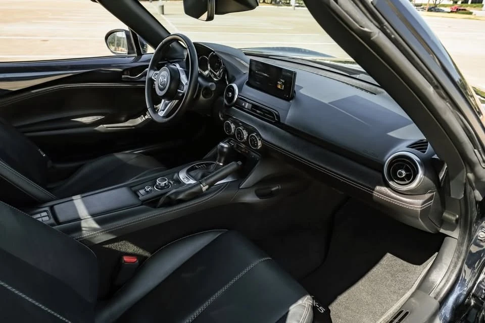2025 Mazda ND MX-5 Miata - Image 16 of 18
