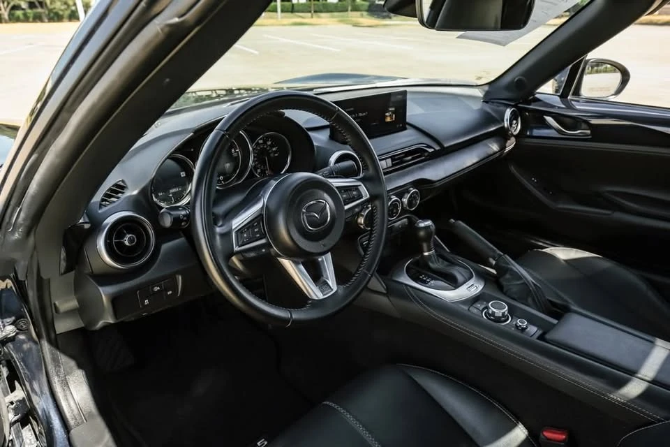 2025 Mazda ND MX-5 Miata - Image 15 of 18
