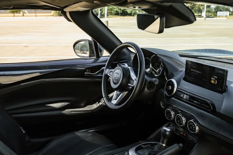 2025 Mazda ND MX-5 Miata - Image 17 of 18