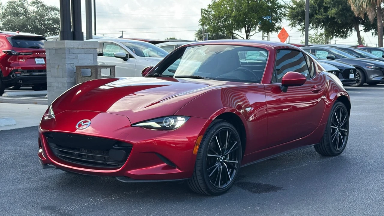 2025 Mazda ND MX-5 Miata - Image 7 of 31