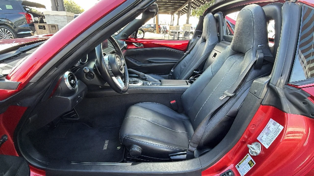 2025 Mazda ND MX-5 Miata - Image 18 of 31