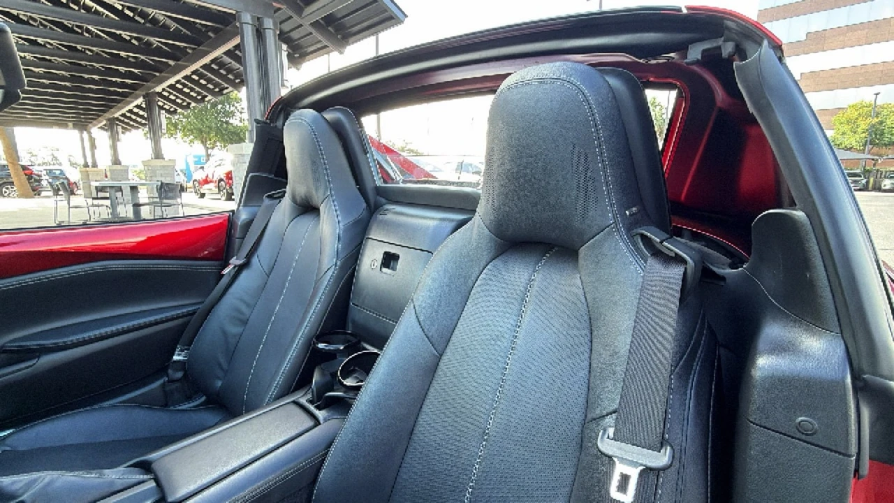 2025 Mazda ND MX-5 Miata - Image 20 of 31