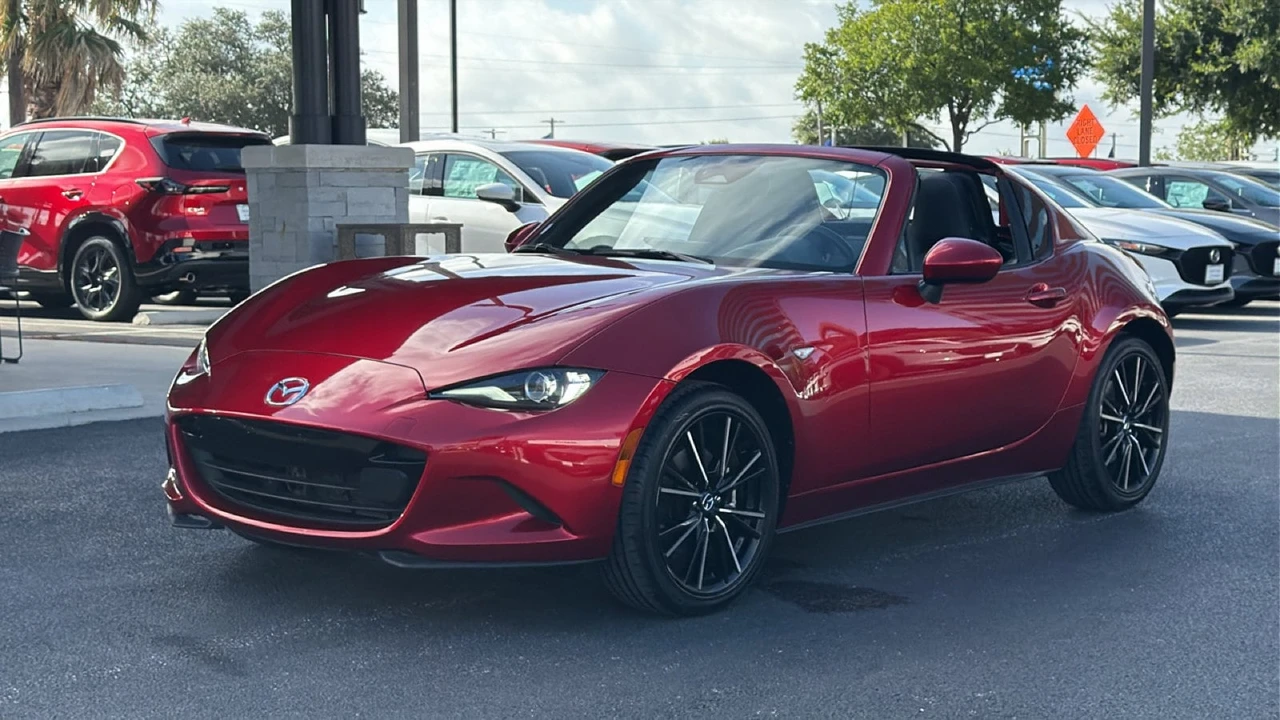 2025 Mazda ND MX-5 Miata - Image 15 of 31