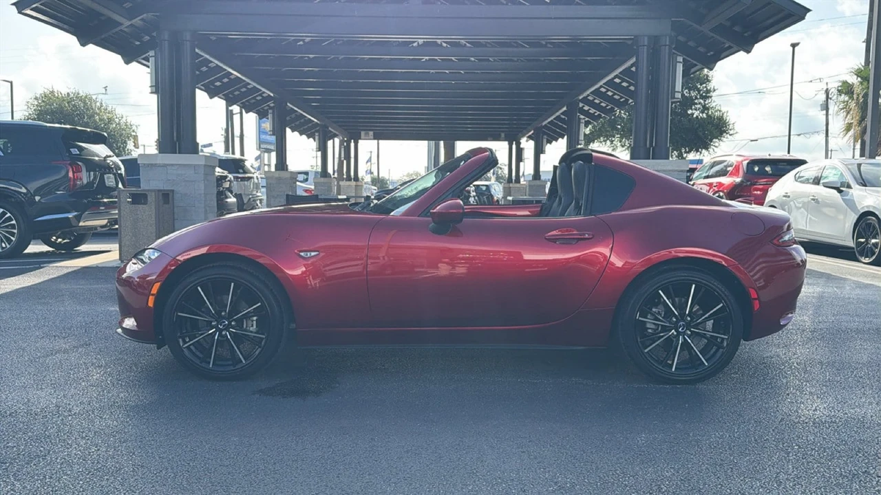2025 Mazda ND MX-5 Miata - Image 14 of 31