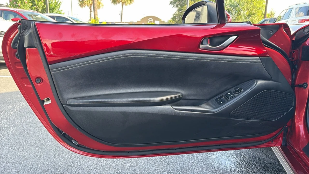2025 Mazda ND MX-5 Miata - Image 16 of 31