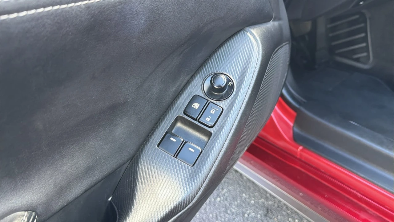 2025 Mazda ND MX-5 Miata - Image 17 of 31