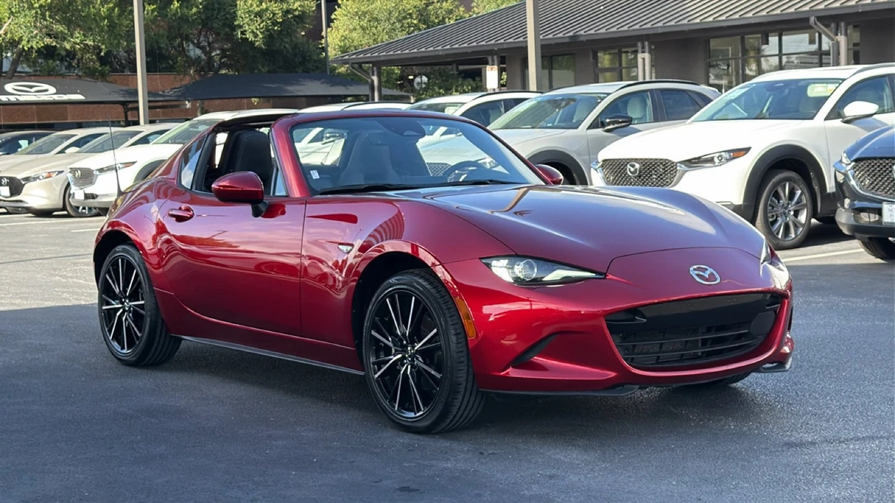 2025 Mazda ND MX-5 Miata - Image 10 of 31