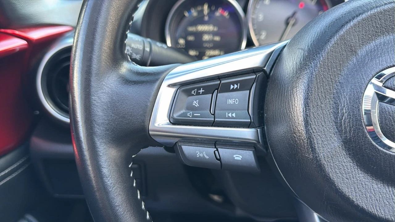 2025 Mazda ND MX-5 Miata - Image 23 of 31
