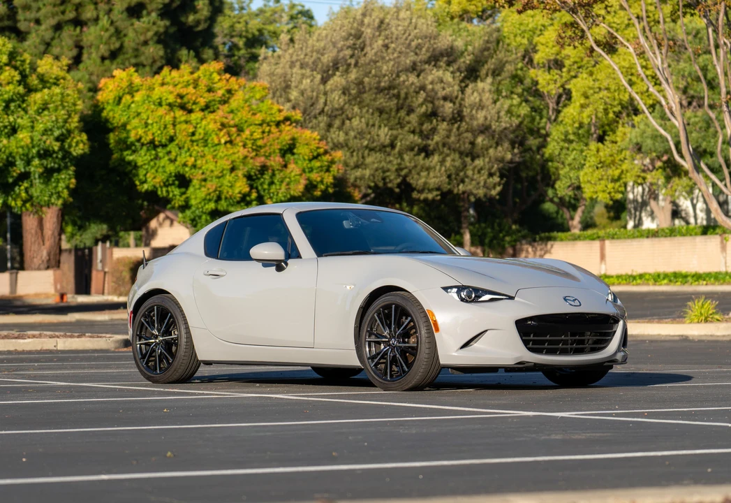 2025 Mazda ND MX-5 Miata - Image 16 of 31