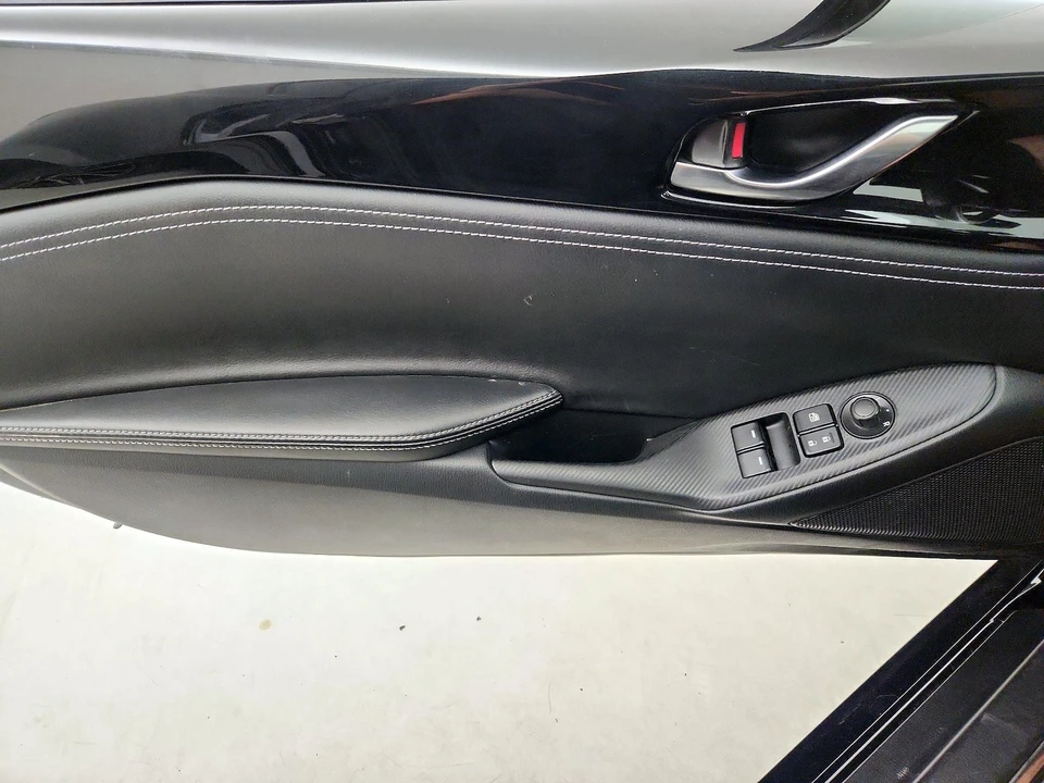 2025 Mazda ND MX-5 Miata - Image 13 of 25