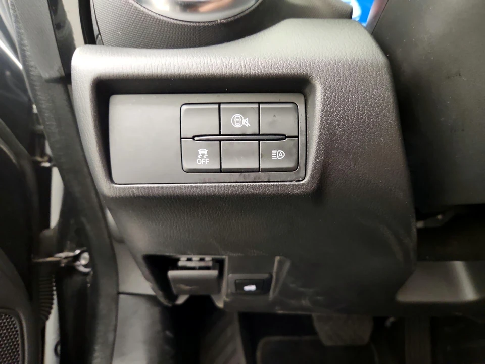 2025 Mazda ND MX-5 Miata - Image 14 of 25