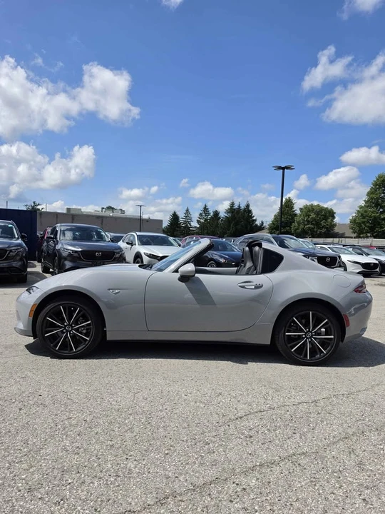 2025 Mazda ND MX-5 Miata - Image 7 of 9