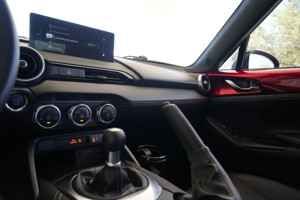2025 Mazda ND MX-5 Miata - Image 14 of 20