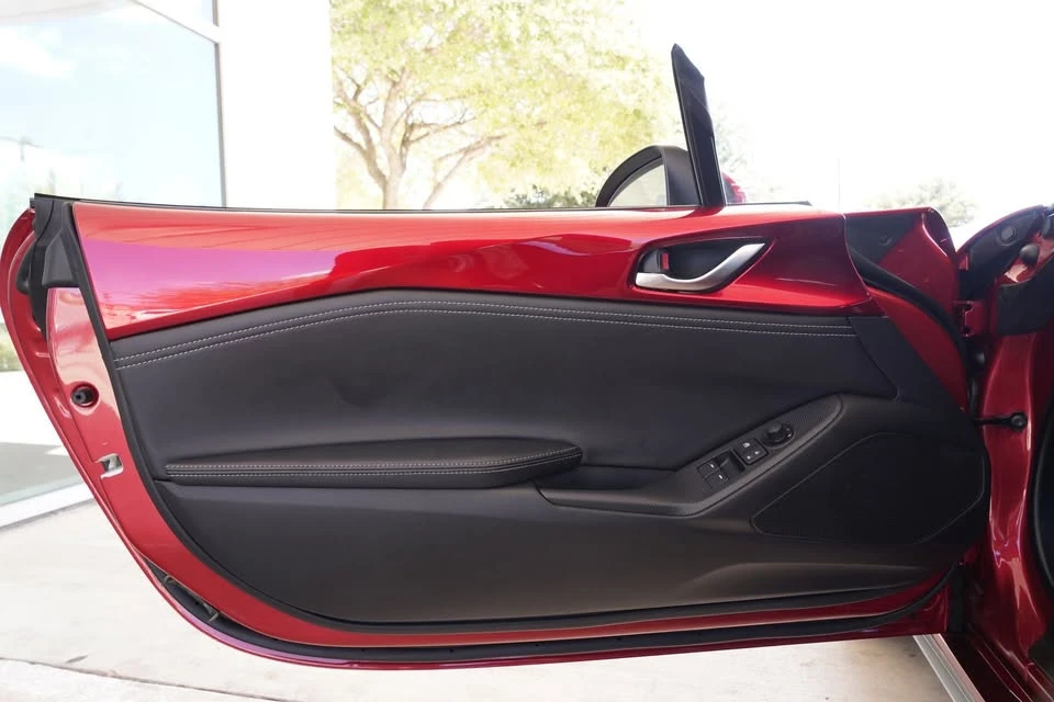 2025 Mazda ND MX-5 Miata - Image 17 of 20