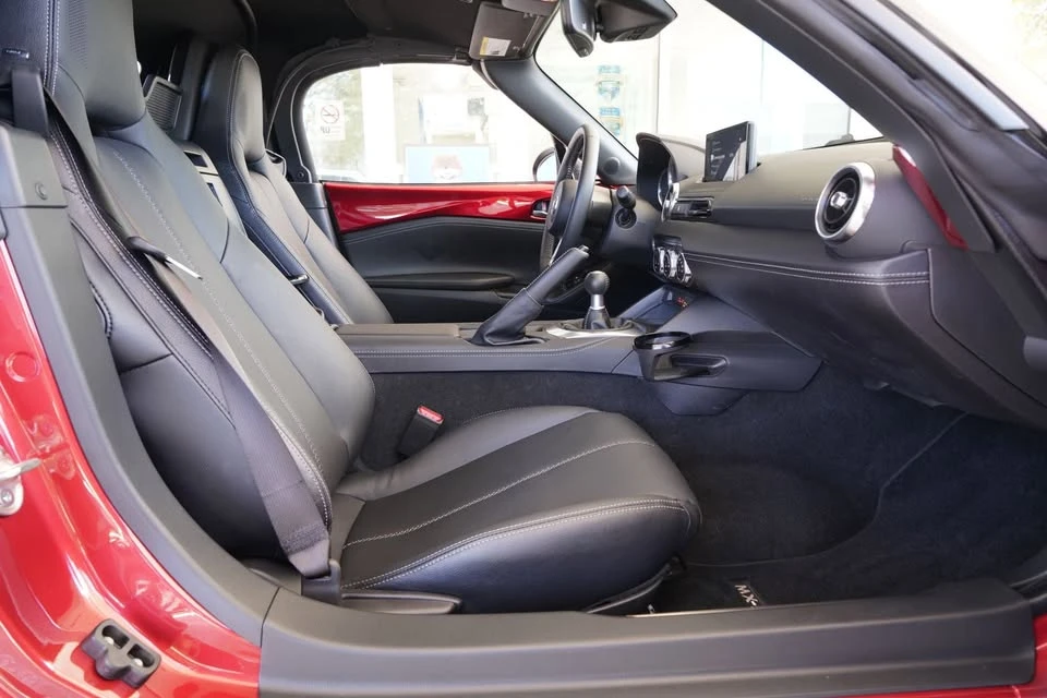 2025 Mazda ND MX-5 Miata - Image 19 of 20