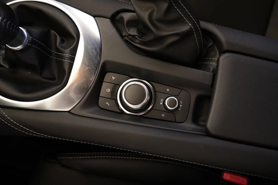 2025 Mazda ND MX-5 Miata - Image 16 of 20