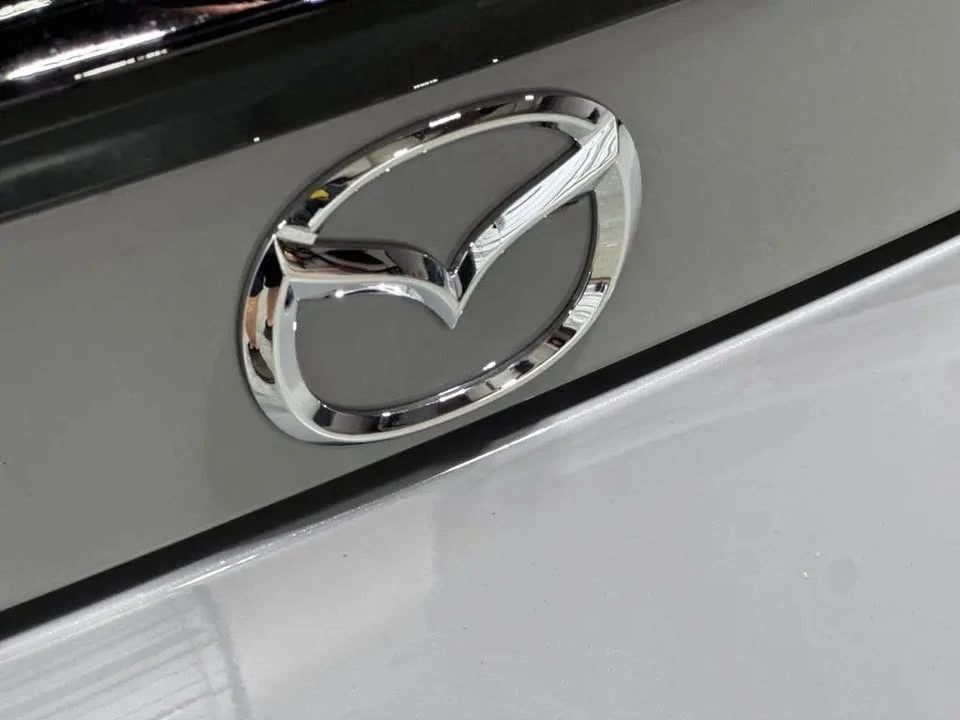 2025 Mazda ND MX-5 Miata - Image 9 of 16