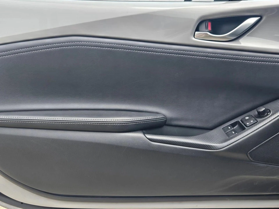 2025 Mazda ND MX-5 Miata - Image 11 of 18