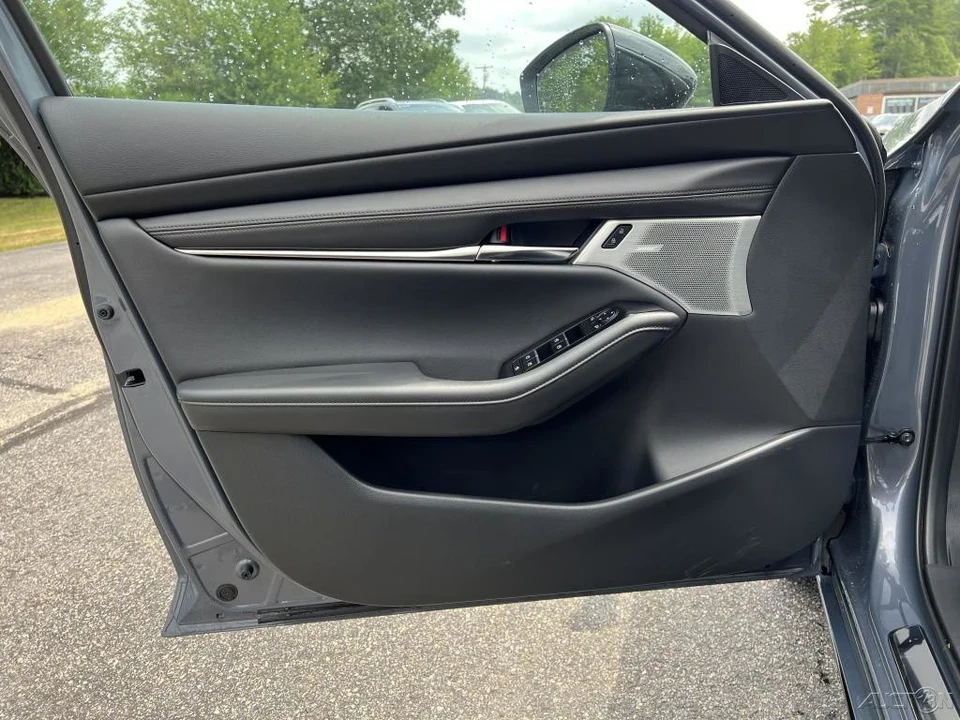 2025 Mazda Mazda 3 4th Gen - Image 11 of 12