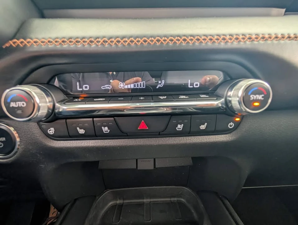 2025 Mazda CX-50 - Image 17 of 20