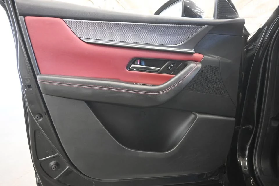 2025 Mazda CX-70 - Image 16 of 20