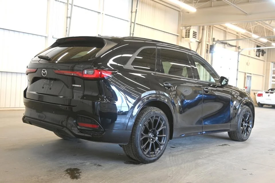 2025 Mazda CX-70 - Image 3 of 20