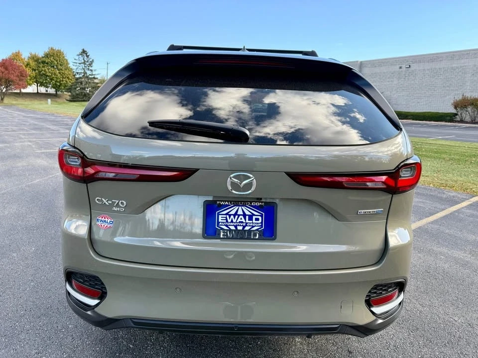 2025 Mazda CX-70 - Image 12 of 13