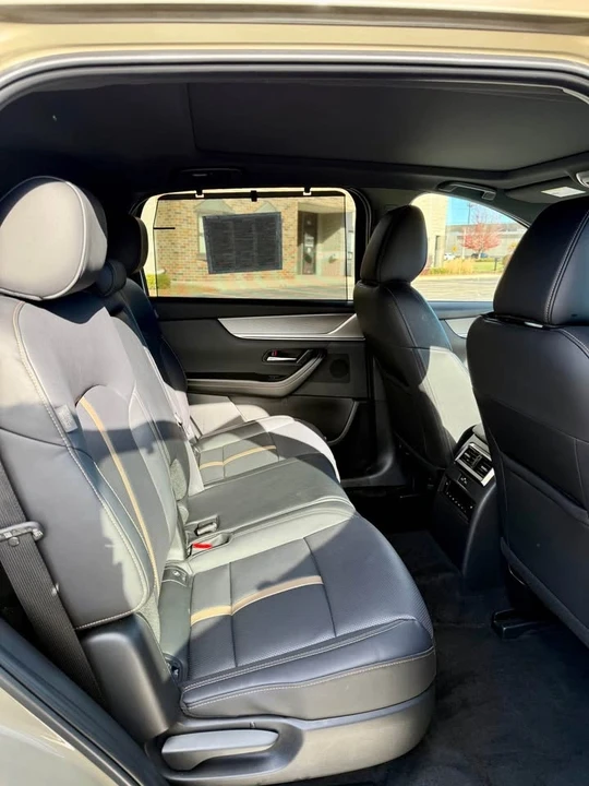 2025 Mazda CX-70 - Image 10 of 13