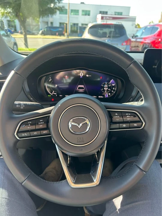 2025 Mazda CX-70 - Image 3 of 8