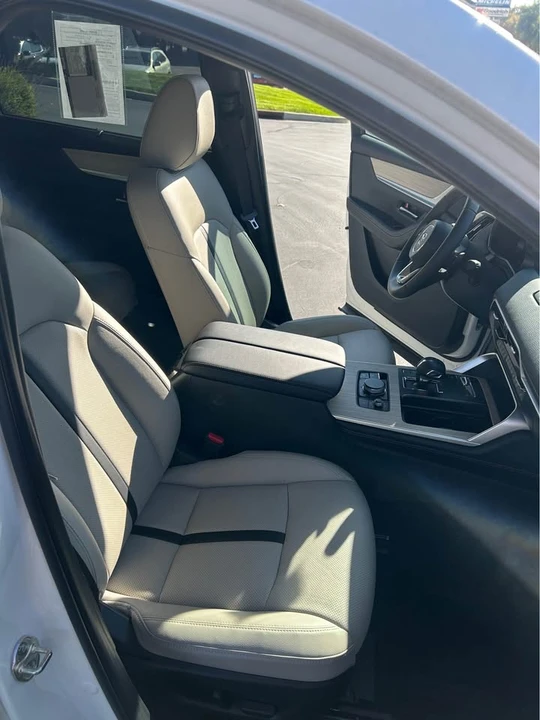 2025 Mazda CX-70 - Image 2 of 8