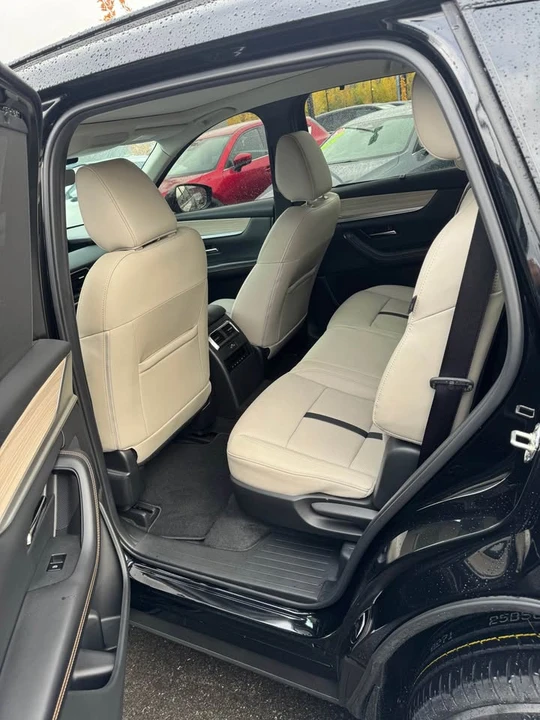 2025 Mazda CX-70 - Image 8 of 16