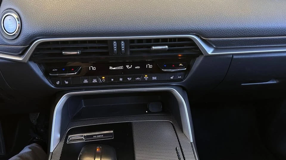 2025 Mazda CX-70 - Image 16 of 17