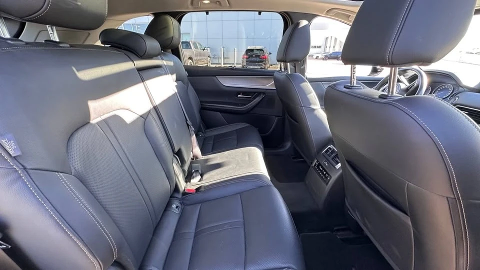 2025 Mazda CX-70 - Image 8 of 17