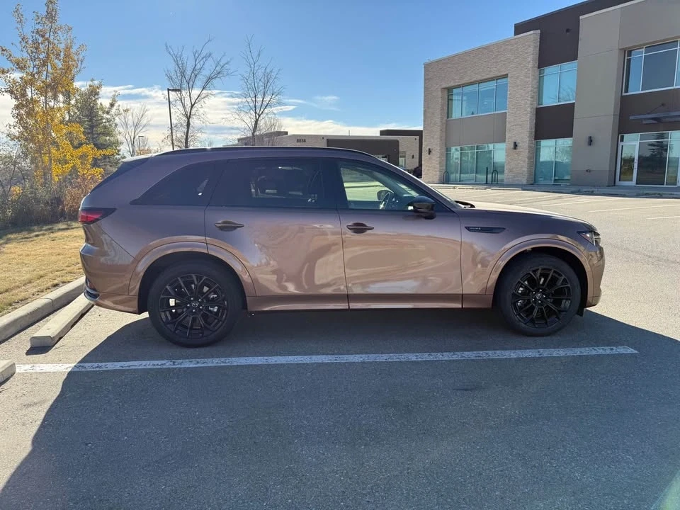 2025 Mazda CX-70 - Image 4 of 12