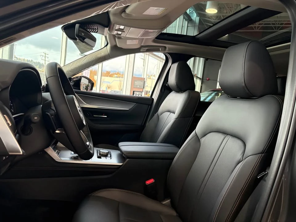2025 Mazda CX-70 - Image 8 of 15