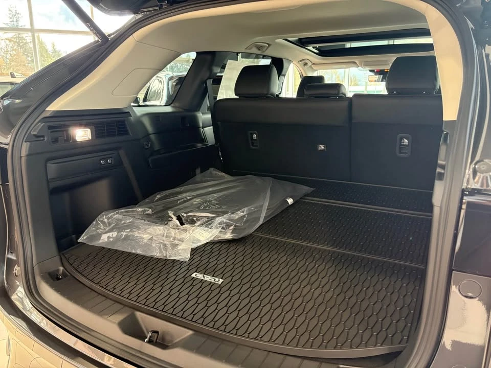 2025 Mazda CX-70 - Image 12 of 15