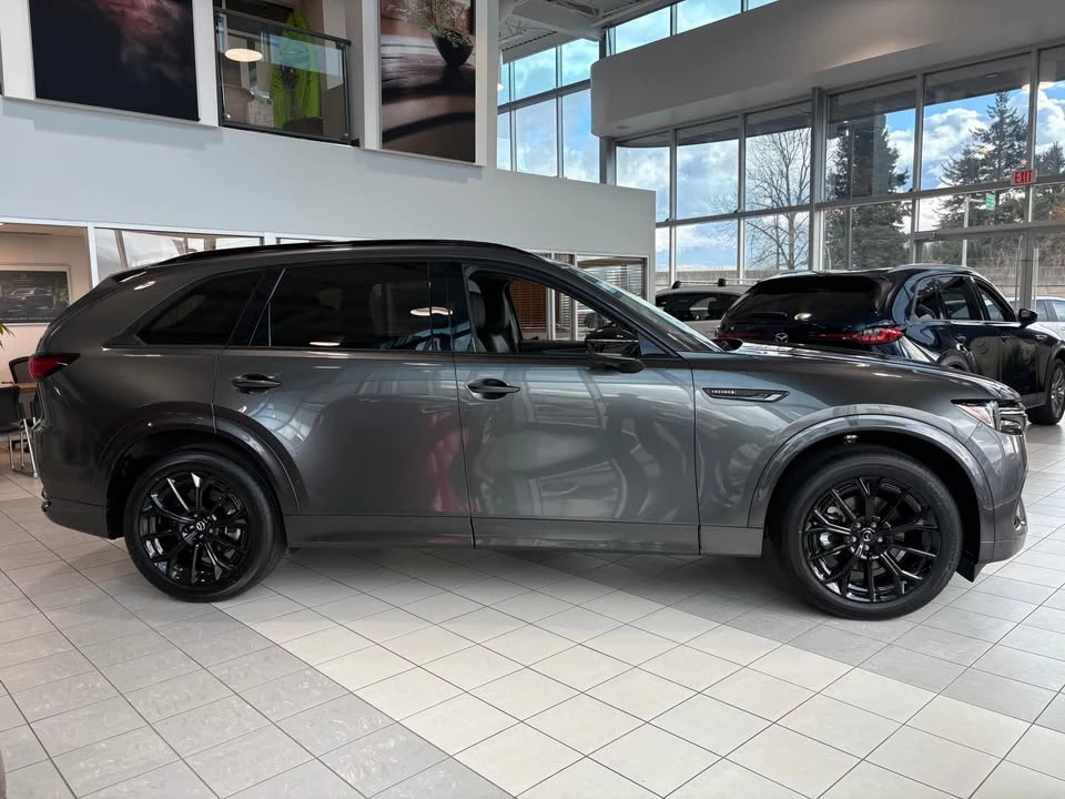 2025 Mazda CX-70 - Image 3 of 15