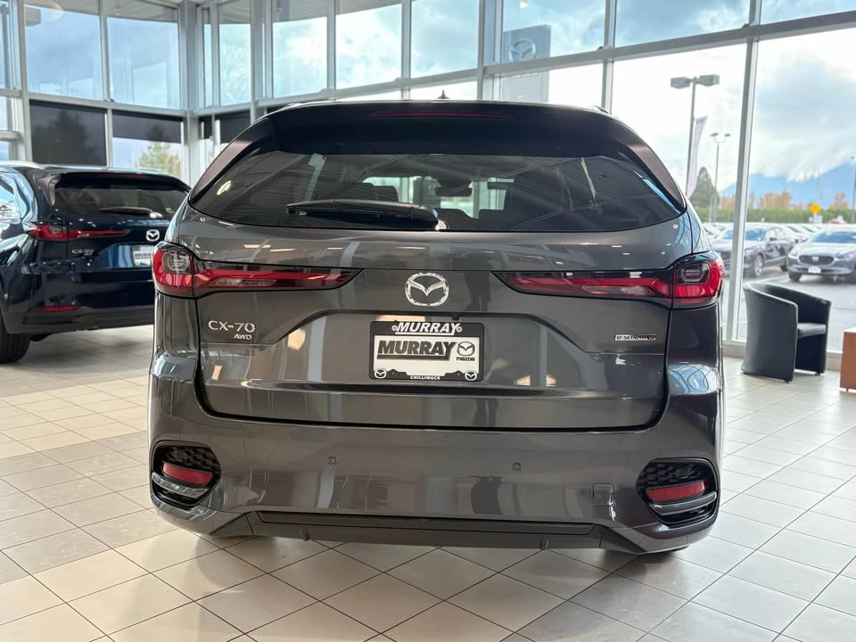 2025 Mazda CX-70 - Image 5 of 15